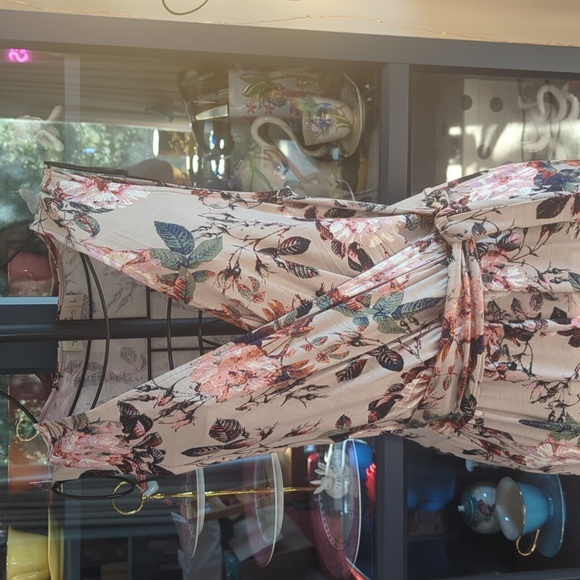 Floral maxi dress - Picture 2 of 7